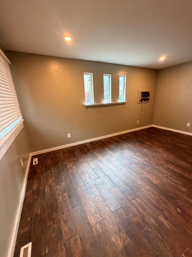 Foto del edificio - 5251 Meade St
