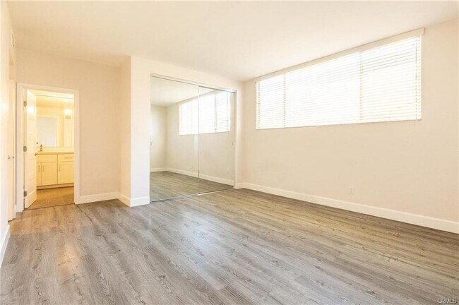 Foto del edificio - 412 N Palm Dr