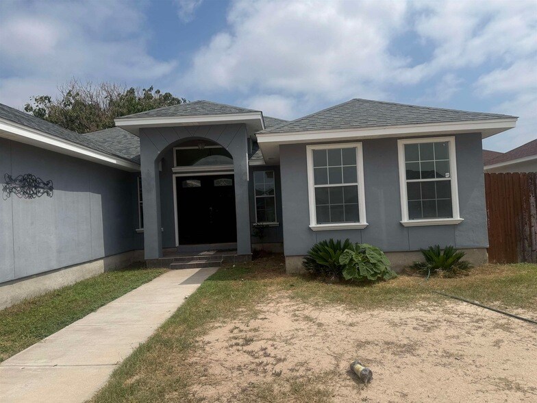 Building Photo - 213 Alyssa Dr