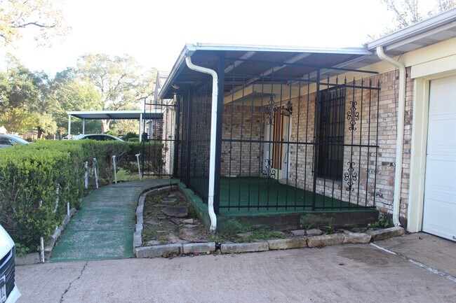 Foto del edificio - 3911 Bethel Blvd