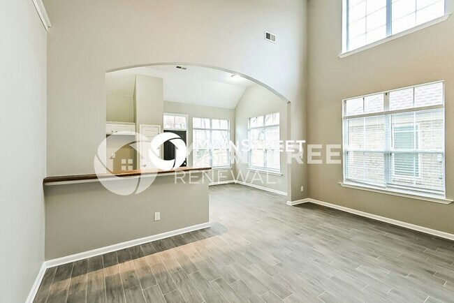 Building Photo - 3 Bedroom Pet-Friendly Home in Memphis, TN with Main Street Renewal