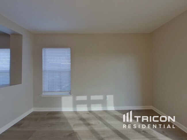 Building Photo - 379 Charter Oak Ct