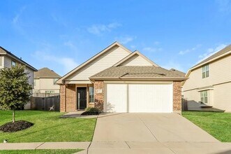 Building Photo - 8332 Yaupon Holly Trl