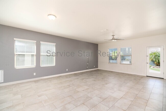 Foto del edificio - 348 W Mammoth Cave Dr