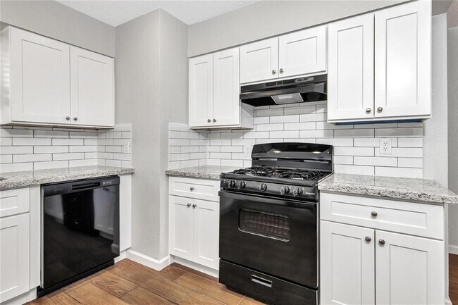Building Photo - 3022 Poe Rd