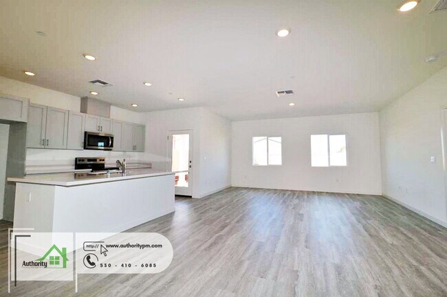 Foto del edificio - 2141 Hilltop Dr