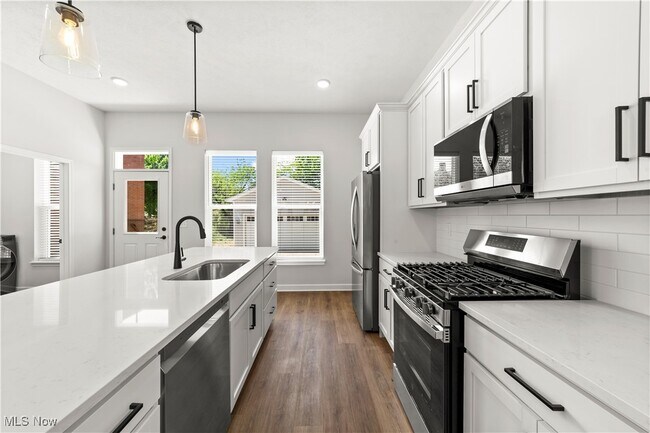 Foto del edificio - 2240 E 97th St