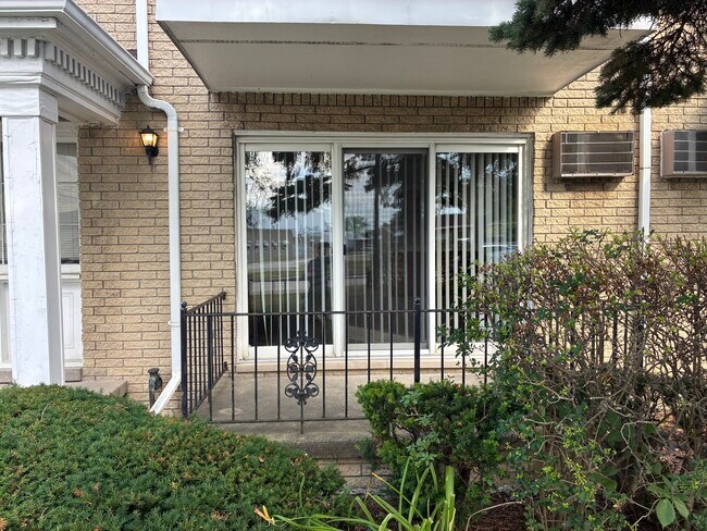 Foto del edificio - 22280 Kelly Rd