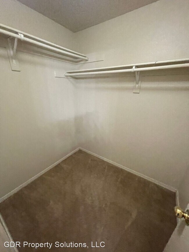 Building Photo - 3 br, 3 bath House - 716 Mesa Del Rio Stre...