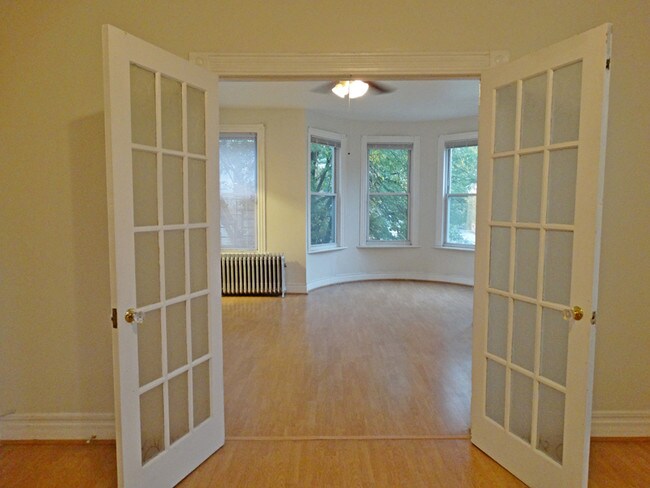 Foto del edificio - 62 Booraem Ave