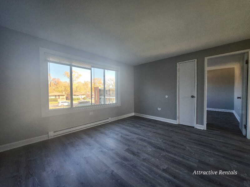 Foto principal - 2113 W 119th St