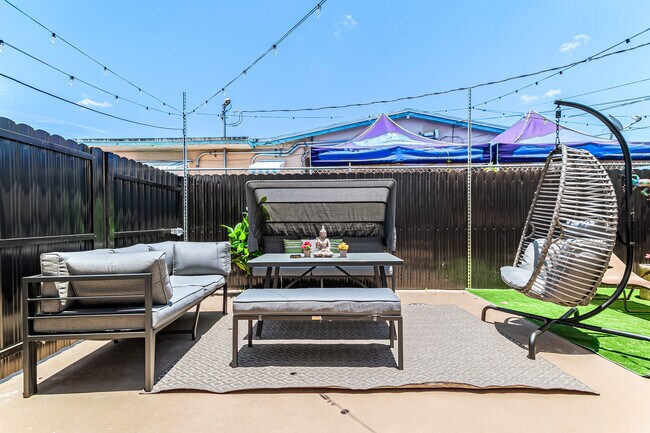 Foto del edificio - 7499 SW 10th St