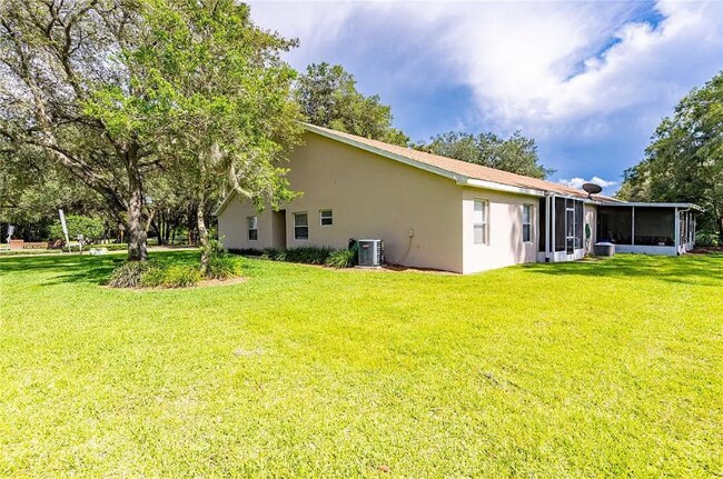 Building Photo - 35249 Janine Dr