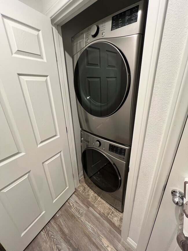 Foto del edificio - 4494 Rabnor Cir