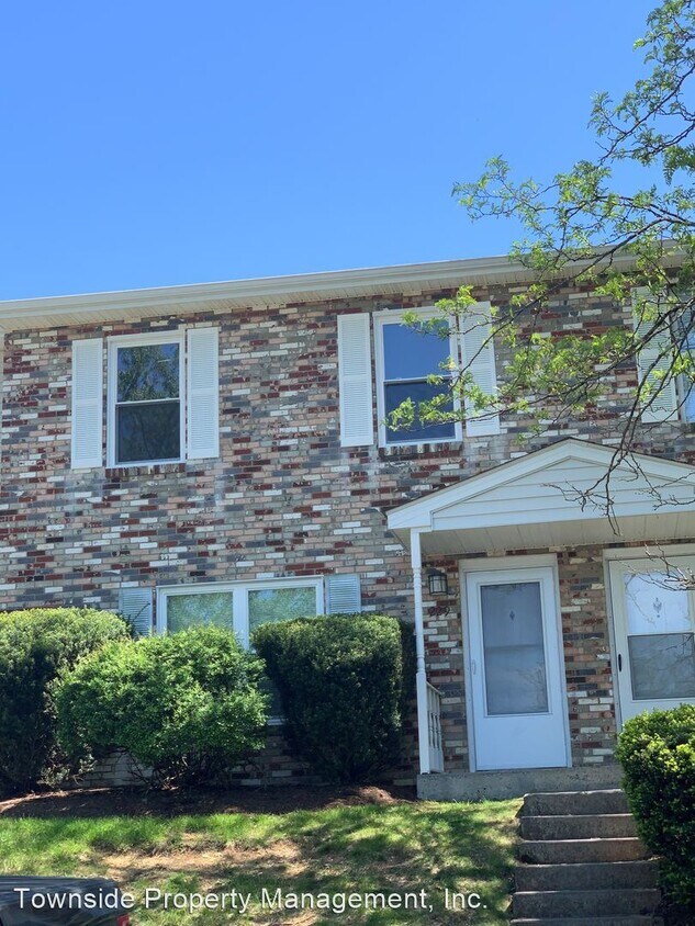 Primary Photo - 4 br, 2.5 bath House - 229 Pheasant Run Ct.