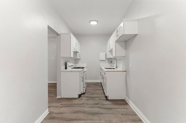 Building Photo - 722 Maine Ave