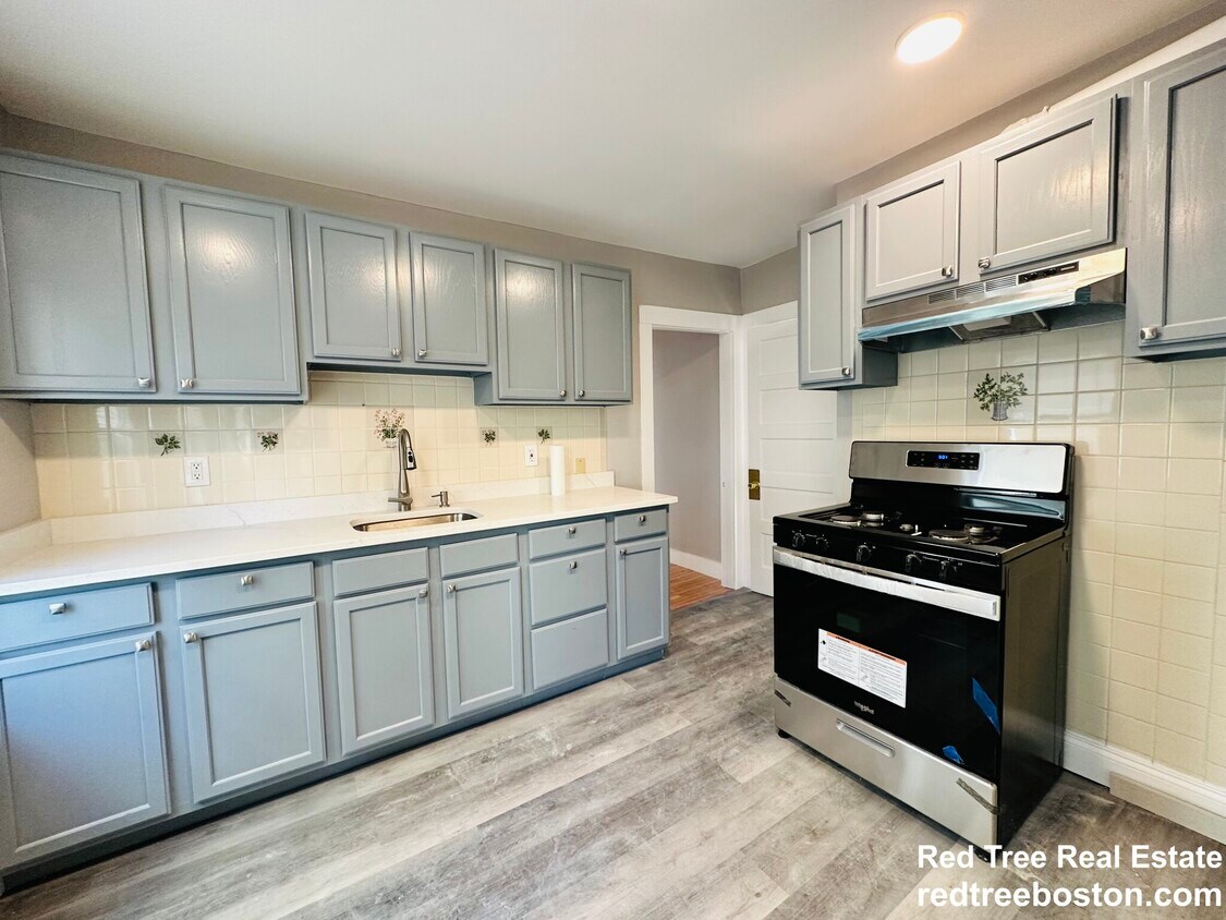 Primary Photo - 6 Mortimer Pl