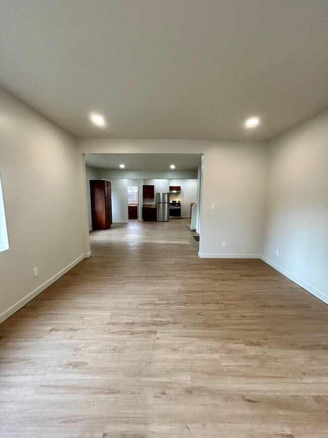 Foto del edificio - 1423 Mitchell Ave