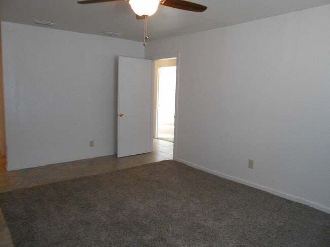 Building Photo - 3/2/2 close to Texas Tech!