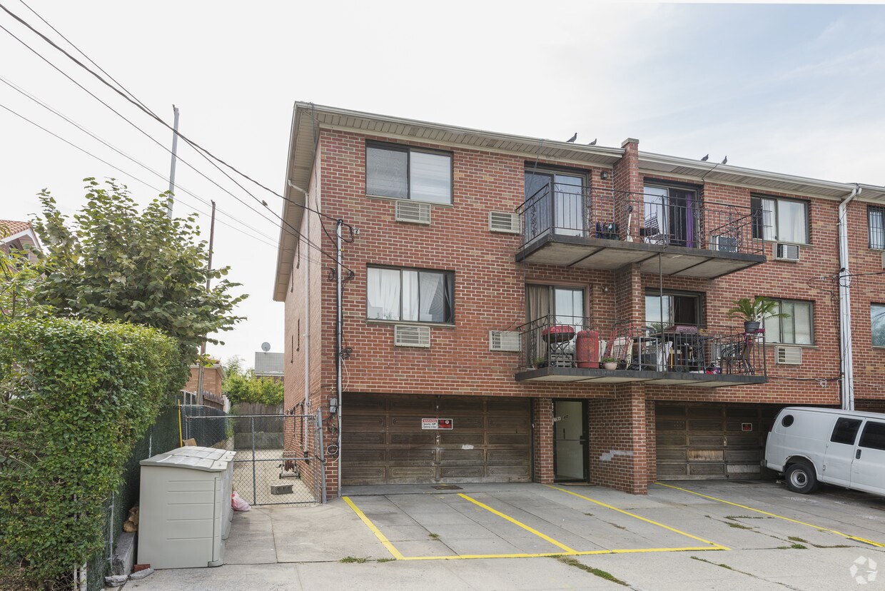 Primary Photo - 134-38 57th Rd