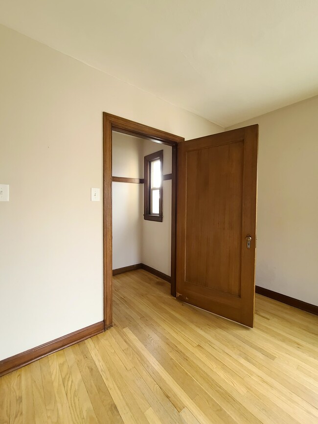 Building Photo - 956 10th Avenue East, Unit 201
