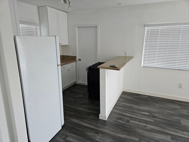 Foto del edificio - Wonderful 1 Bed 1 Bathroom Condo In Escondido - Call Today