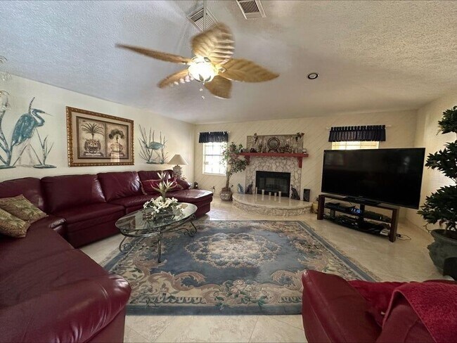 Foto del edificio - 2085 SE Hanford Rd