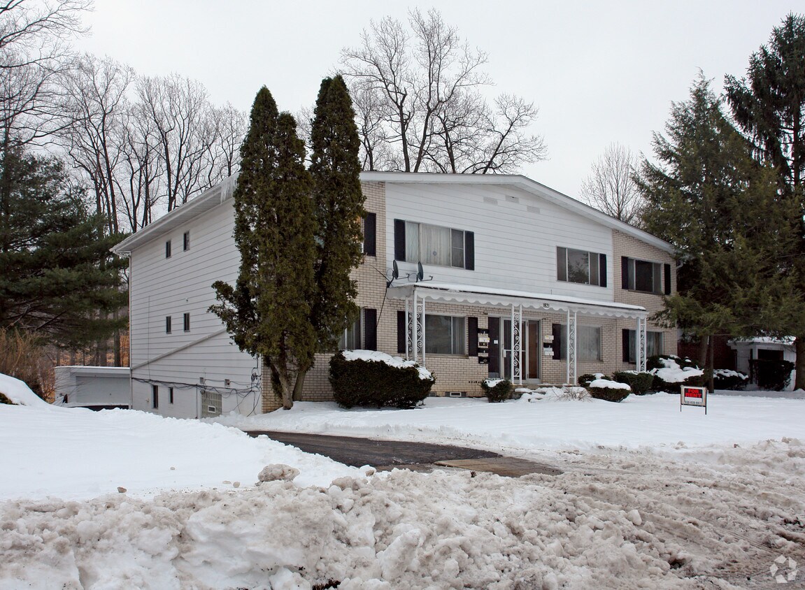 Foto del edificio - 1821 Cromwell Dr