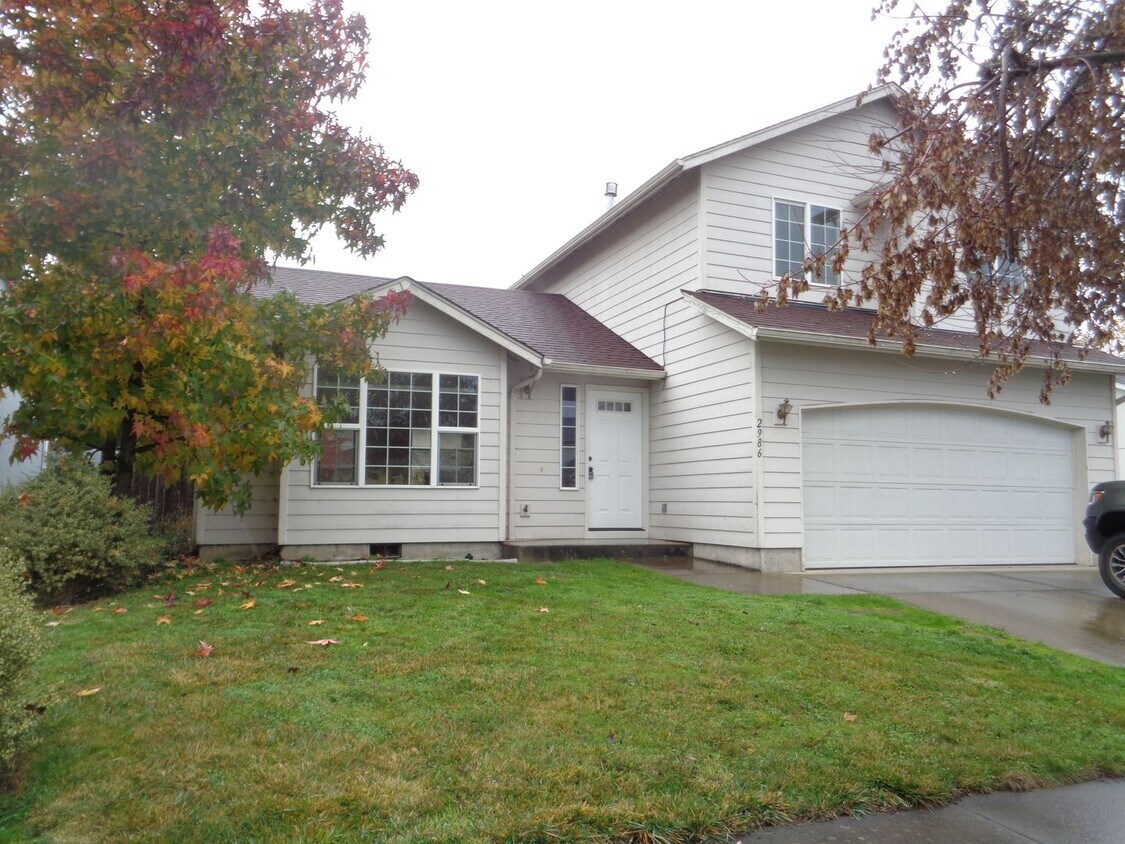 Primary Photo - Desirable Pet Friendly Three Bedroom Home!