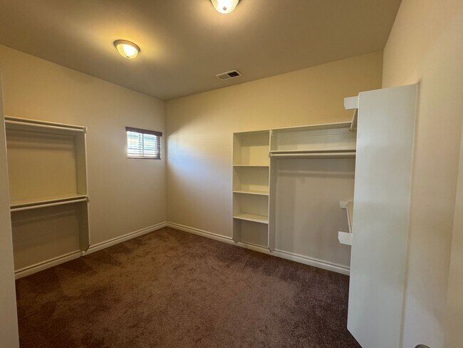 Foto del edificio - Monrovia 3beds 2.5 bath PUD for lease