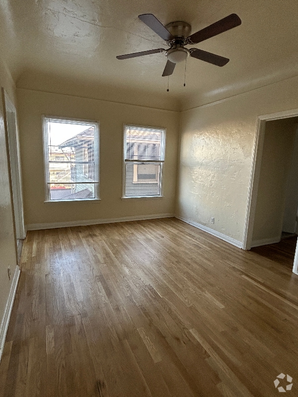 Building Photo - 1154 Normandie Ave