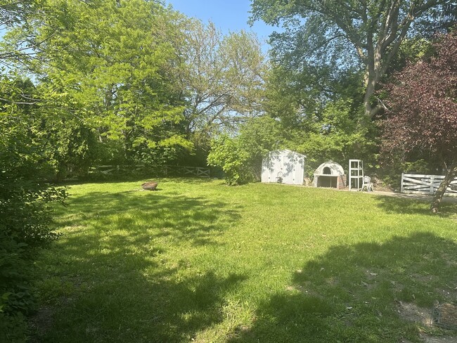 Building Photo - 3896 Drexel Ave