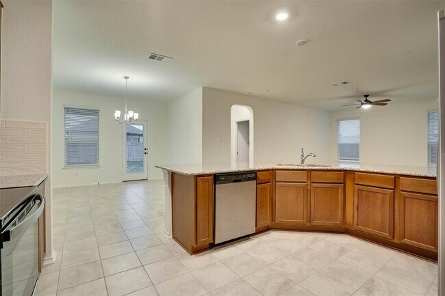 Foto del edificio - 256 Adeline Dr