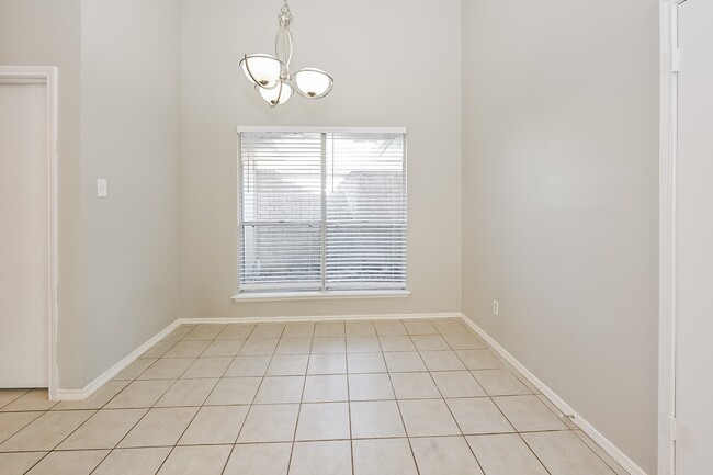 Foto del edificio - 3009 Walnut Springs Dr