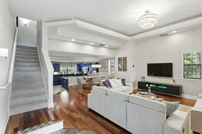 Building Photo - 14545 Damai Ln