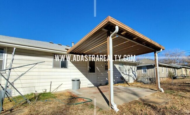 Foto del edificio - Very Nice Home in South KCMO-Available NOW!!