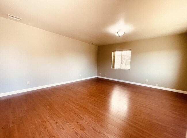 Foto del edificio - 419 N Nicholson Ave