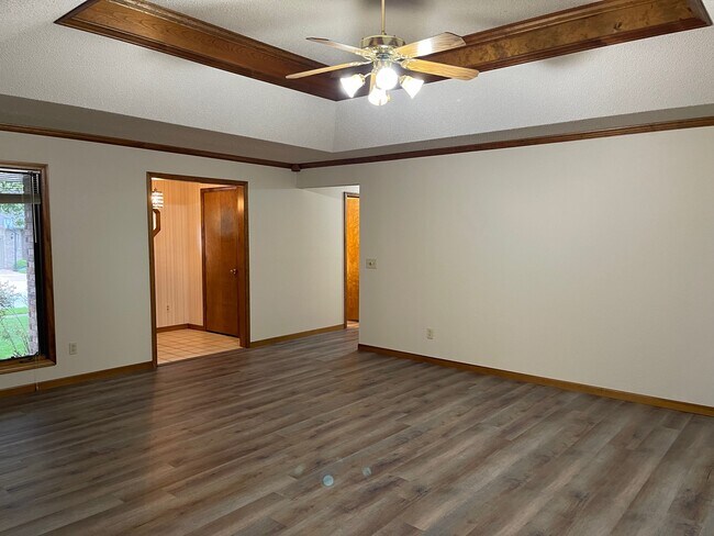 Building Photo - 3427 S Barnes Ave
