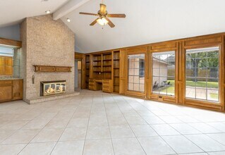 Building Photo - 3926 Oak Gardens Dr