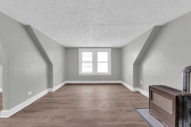 Building Photo - 1724 Burgess Rd