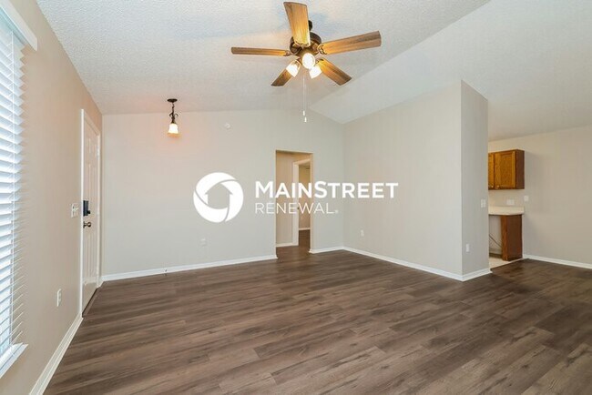Foto del edificio - 3 Bedroom Pet-Friendly Home in POINCIANA, ...