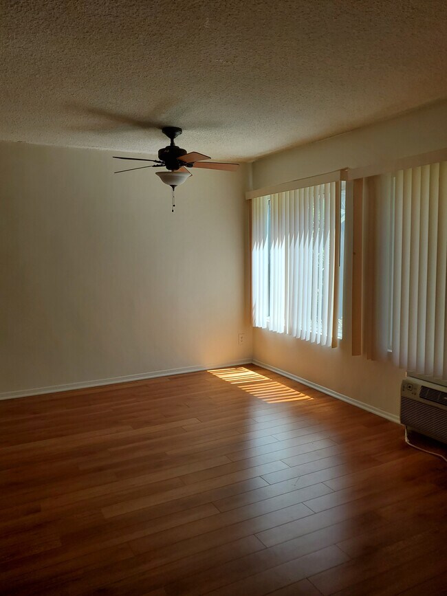 Foto del edificio - 11771 National Blvd