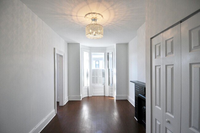 Foto del edificio - 148A Webster Ave