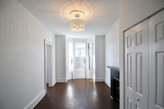 Building Photo - 148A Webster Ave