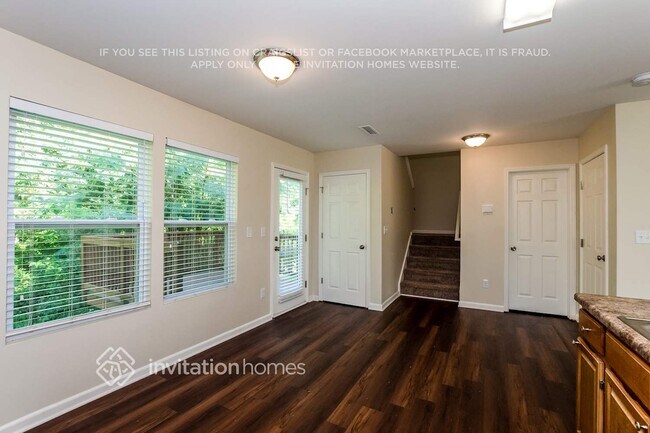 Building Photo - 233 Aershire Ct