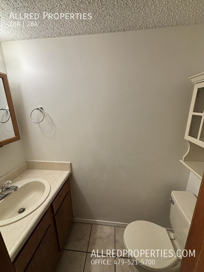 Building Photo - 2481 N Brophy Ave