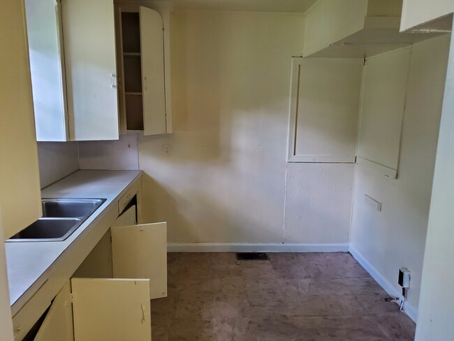 Building Photo - 5331 Fairfax Ave