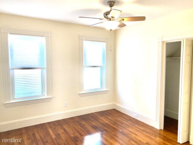 Building Photo - 2 br, 1 bath Condo - 219 Lowell St 1a Unit 1a