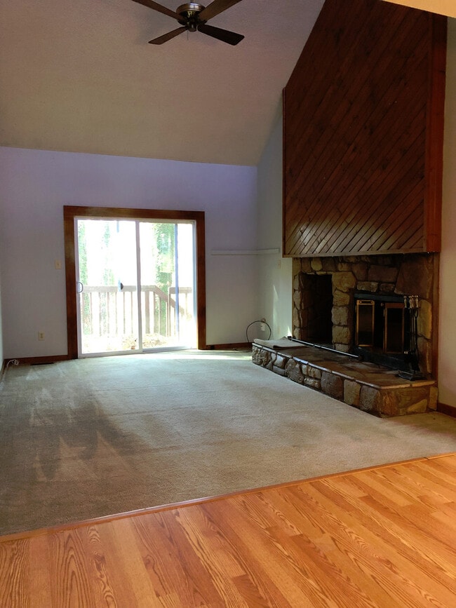 Building Photo - 5652 Thea Ln