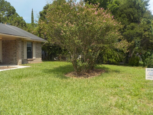 Building Photo - 2452 Ridgecrest Ave